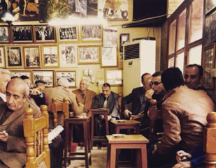 المقاهي الأدبية...... أماكن للفكر ولإبداع ومتنفس يشحذ همة المفكرين والأدباء المقاهي الأدبية...... أماكن للفكر ولإبداع ومتنفس يشحذ همة المفكرين والأدباء