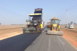 حصيلة المديرية الاقليمية للتجهيز والماء ببرشيد.. مشاريع طرقية اكتملت وأخرى في طور الانجاز