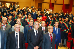 عبد اللطيف حموشي يشارك أبناء وبنات أسرة الأمن الوطني فرحتهم بالتتويج في مسارهم الدراسي عبد اللطيف حموشي يشارك أبناء وبنات أسرة الأمن الوطني فرحتهم بالتتويج في مسارهم الدراسي