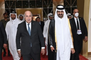 تبون يحل بقطر لحضور الافتتاح تبون يحل بقطر لحضور الافتتاح