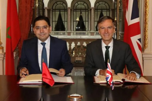 على خطى أمريكا بريطانيا تعترف بمغربية الصحراء على خطى أمريكا بريطانيا تعترف بمغربية الصحراء