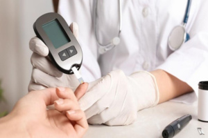 الحملة الوطنية للوقاية من المضاعفات الناجمة عن الأمراض المزمنة “ السكري وارتفاع ضغط الدم ” الحملة الوطنية للوقاية من المضاعفات الناجمة عن الأمراض المزمنة “ السكري وارتفاع ضغط الدم ”