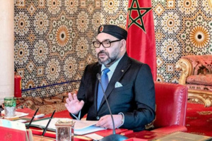 جلالة الملك يجري اتصالا هاتفيا مع مدرب وعميد المنتخب الوطني جلالة الملك يجري اتصالا هاتفيا مع مدرب وعميد المنتخب الوطني