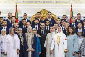حدث استقبال ملك البلاد للأمهات يُعْلي مكانة المرأة في المجتمع المغربي حدث استقبال ملك البلاد للأمهات يُعْلي مكانة المرأة في المجتمع المغربي