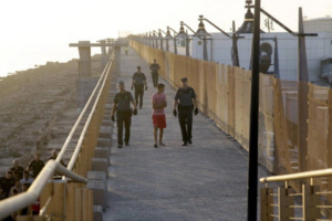 تسلل مجموعة من المهاجرين إلى مليلية تسلل مجموعة من المهاجرين إلى مليلية