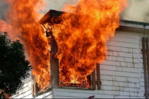 سيدة تلقى حتفها بشكل مأساوي بعد محاولة إخماد حريق سيدة تلقى حتفها بشكل مأساوي بعد محاولة إخماد حريق