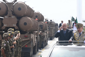 يضايق الجار “المغرب” ويلهث وراء المستعمر “فرنسا”! يضايق الجار “المغرب” ويلهث وراء المستعمر “فرنسا”!