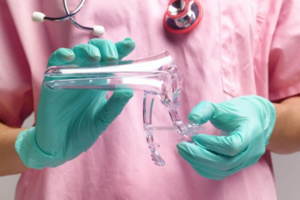 منظمة الصحة العالمية  تسلط الضوء على سرطان عنق الرحم منظمة الصحة العالمية  تسلط الضوء على سرطان عنق الرحم