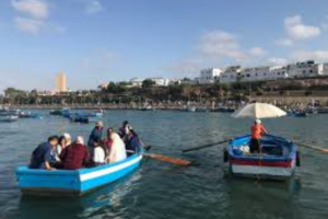 "قوارب العشاق" : متعة التنقل بين ضفتي آبي رقراق على متن قوارب الصيد التقليدي "قوارب العشاق" : متعة التنقل بين ضفتي آبي رقراق على متن قوارب الصيد التقليدي