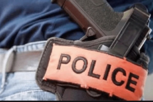 استرجاع سلاح وظيفي مسروق استرجاع سلاح وظيفي مسروق