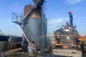 انفجار خزان صهريجي بإقليم مديونة يؤدي إلى وفاة شخصين انفجار خزان صهريجي بإقليم مديونة يؤدي إلى وفاة شخصين