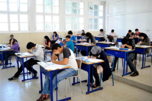 بني ملال : توقيف 12 تلميذا جراء الغش في مراكز امتحانات الباكالوريا بني ملال : توقيف 12 تلميذا جراء الغش في مراكز امتحانات الباكالوريا