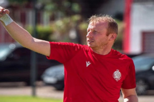 سفين فاندنبروك: الأهلي لم يخطف اللقب والعناصر الودادية افتقدت للجرأة سفين فاندنبروك: الأهلي لم يخطف اللقب والعناصر الودادية افتقدت للجرأة