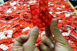 طنجة : حجز كمية كبيرة من الأقراص المخدرة قادمة من إسبانيا طنجة : حجز كمية كبيرة من الأقراص المخدرة قادمة من إسبانيا