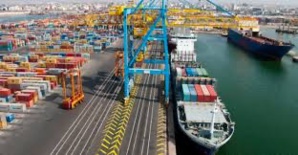 مكتب الصرف: الفائض التجاري للمغرب مع فرنسا بلغ 2,5 مليار درهم مكتب الصرف: الفائض التجاري للمغرب مع فرنسا بلغ 2,5 مليار درهم