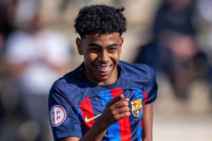 وليد الركراكي يكشف تفاصيل جديدة عن النجم الواعد لامين يامال وليد الركراكي يكشف تفاصيل جديدة عن النجم الواعد لامين يامال