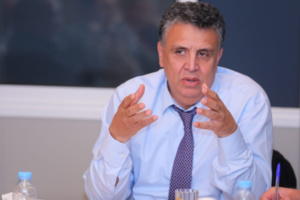 وهبي ينفي التطاول على اختصاصات الخارجية ويتهم الجزائر بـ”تسييس” مساعدات الزلزال وهبي ينفي التطاول على اختصاصات الخارجية ويتهم الجزائر بـ”تسييس” مساعدات الزلزال