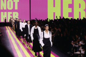 الأزياء النسائية تعود إلى الرصانة الأزياء النسائية تعود إلى الرصانة