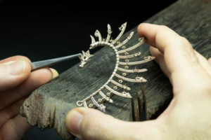 "فابرجيه" يضيف خاتمًا جديدًا إلى لعبة العروش Game of Thrones "فابرجيه" يضيف خاتمًا جديدًا إلى لعبة العروش Game of Thrones