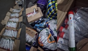 القبض على سائق سيارة في حوزته 2850 وحدة من الشهب والمفرقعات النارية وادوية مهربة كانت في طريقها الى المغرب القبض على سائق سيارة في حوزته 2850 وحدة من الشهب والمفرقعات النارية وادوية مهربة كانت في طريقها الى المغرب