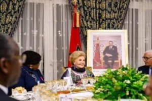 صاحب الجلالة يقيم مأدبة عشاء للمشاركين بالجمع العام للاتحاد الإفريقي للمكفوفين