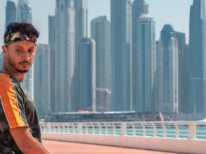 فيصل فلوغ يتعرض لهجوم من طرف كلاب حراسة في تركيا فيصل فلوغ يتعرض لهجوم من طرف كلاب حراسة في تركيا