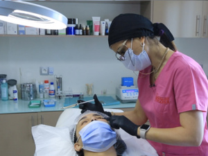 «البلازما جل».. علاج طبيعي لتجديد خلايا الوجه دون آثار جانبية «البلازما جل».. علاج طبيعي لتجديد خلايا الوجه دون آثار جانبية