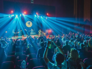 افتتاح الدورة العاشرة من مهرجان «فيزا فور ميوزيك» بالرباط افتتاح الدورة العاشرة من مهرجان «فيزا فور ميوزيك» بالرباط