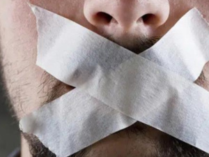 77 بالمئة يتصورون أنه من غير الممكن انتقاد السياسات العمومية بالمغرب 77 بالمئة يتصورون أنه من غير الممكن انتقاد السياسات العمومية بالمغرب