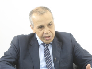 الصحافي محمد شروق يحكي كيف انتصر على مرض السرطان الصحافي محمد شروق يحكي كيف انتصر على مرض السرطان