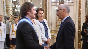 راشيد الطالبي العلمي يمثل صاحب الجلالة في حفل تنصيب الرئيس الأرجنتيني الجديد راشيد الطالبي العلمي يمثل صاحب الجلالة في حفل تنصيب الرئيس الأرجنتيني الجديد