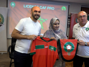 من الداخلة.. وليد الركراكي يتحدث عن جمالية الصحراء المغربية من الداخلة.. وليد الركراكي يتحدث عن جمالية الصحراء المغربية