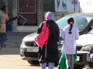 آباء وأمهات التلاميذ ينتقدون استمرار تنسيقيات التعليم في الإضراب آباء وأمهات التلاميذ ينتقدون استمرار تنسيقيات التعليم في الإضراب