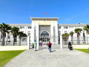 العنف الزوجي يجر «رابور» شهير إلى القضاء بطنجة العنف الزوجي يجر «رابور» شهير إلى القضاء بطنجة