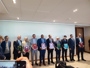 الحكومة و النقابات التعليمية يوقعان اتفاق النظام الأساسي و هذه أبرز إجراءاته الحكومة و النقابات التعليمية يوقعان اتفاق النظام الأساسي و هذه أبرز إجراءاته