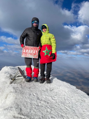 موعد جديد مع التاريخ .. يوسف التازي يتأهب لصعود كليمانجارو فتى المغرب يعتلي قمة إفريقيا موعد جديد مع التاريخ .. يوسف التازي يتأهب لصعود كليمانجارو فتى المغرب يعتلي قمة إفريقيا
