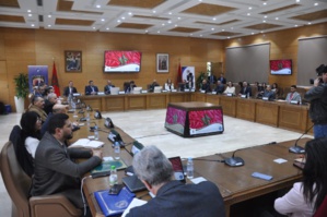 توزيع مشاريع مدرة للدخل لفائدة نزيلات ونزلاء بالمؤسسات السجنية سبق وأن أدينوا بموجب قانون مكافحة الإرهاب، ممن انخرطوا في برنامج مصالحة