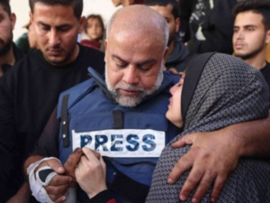 Care Week : مثل ما وقع للصحفي وائل الدحدوح، مخاطر “الحزن التراكمي” نتيجة فقدان المقربين باستمرار Care Week : مثل ما وقع للصحفي وائل الدحدوح، مخاطر “الحزن التراكمي” نتيجة فقدان المقربين باستمرار