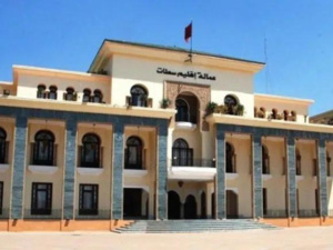 متابعة مسؤول بالمجلس الإقليمي لسطات بسبب تزوير وثائق سيارة متابعة مسؤول بالمجلس الإقليمي لسطات بسبب تزوير وثائق سيارة