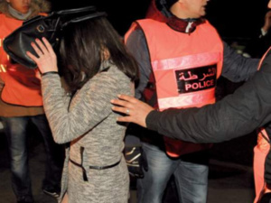 الأمن يطيح بعصابة للتزوير تترأسها مديرة وكالة للقروض الصغرى الأمن يطيح بعصابة للتزوير تترأسها مديرة وكالة للقروض الصغرى