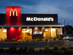 دعم اسرائيل يُكبد “ماكدونالدز” خسائر فادحة بفعل المقاطعة دعم اسرائيل يُكبد “ماكدونالدز” خسائر فادحة بفعل المقاطعة