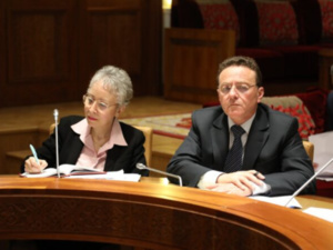 جدل صفقات المكتب الوطني للمطارات يصل البرلمان والوزير عبد الجليل يؤكد فساد صفقات المكتب الوطني للمطارات جدل صفقات المكتب الوطني للمطارات يصل البرلمان والوزير عبد الجليل يؤكد فساد صفقات المكتب الوطني للمطارات