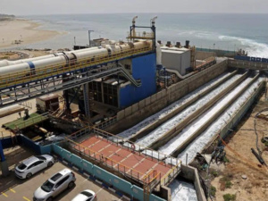 “حماية المستهلك” تنبّه لتكلفة تحلية مياه البحر على المغاربة “حماية المستهلك” تنبّه لتكلفة تحلية مياه البحر على المغاربة