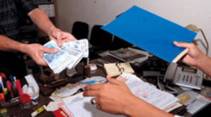 فلاح يتعرض لعملة نصب بالملايين من طرف مسؤول بالخزينة العامة فلاح يتعرض لعملة نصب بالملايين من طرف مسؤول بالخزينة العامة