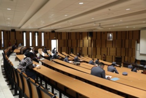 طلبة كليات الطب والصيدلة يواصلون الاحتجاجات بمقاطعة الامتحانات طلبة كليات الطب والصيدلة يواصلون الاحتجاجات بمقاطعة الامتحانات