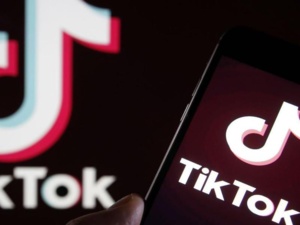 الاتحاد الأوروبي يباشر تحقيقا يستهدف منصة «تيك توك » الاتحاد الأوروبي يباشر تحقيقا يستهدف منصة «تيك توك »