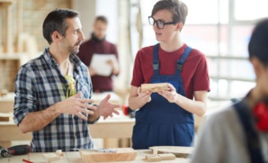 نصائح في فن الإتيكيت.. مايجب تجنبه لإعطاء انطباع جيد نصائح في فن الإتيكيت.. مايجب تجنبه لإعطاء انطباع جيد