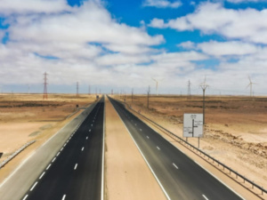 تقدم مهم في أشغال إنجاز الطريق السريع تيزنيت-الداخلة تقدم مهم في أشغال إنجاز الطريق السريع تيزنيت-الداخلة