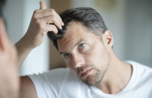 تساقط الشعر عند الرجال.. أساببه وطرق علاجه تساقط الشعر عند الرجال.. أساببه وطرق علاجه