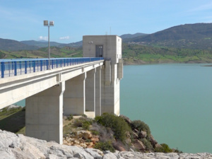 إنجاز «طريق سيار مائي» لتزويد طنجة بالماء من سد وادي المخازن إنجاز «طريق سيار مائي» لتزويد طنجة بالماء من سد وادي المخازن